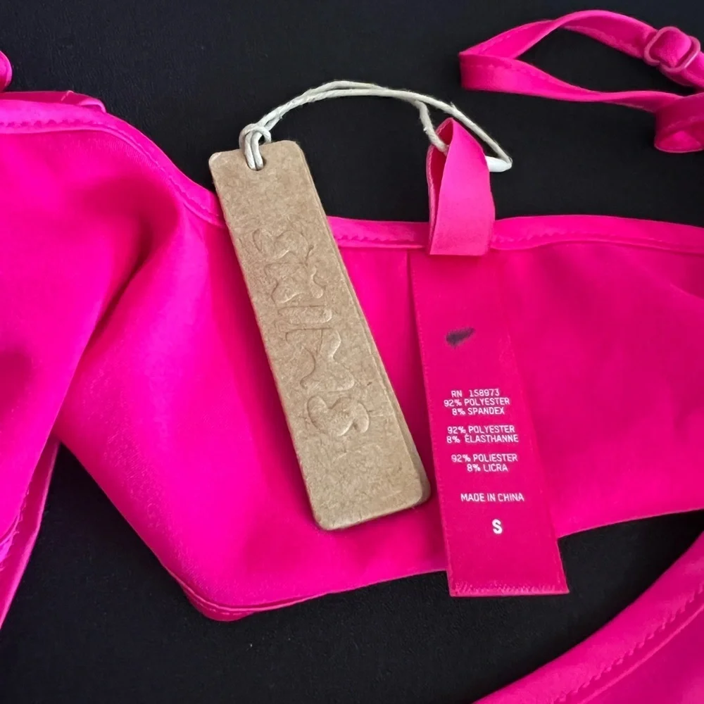 SKIMS Pink Ruffle Bra Intimates - Picture 11 of 12